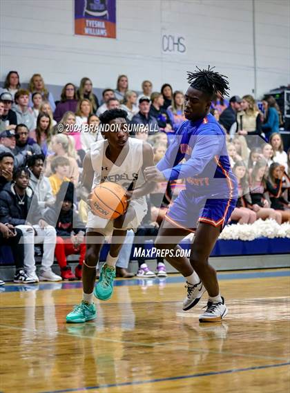Thumbnail 2 in Chilton County vs Thorsby (Chilton County Tournament) photogallery.