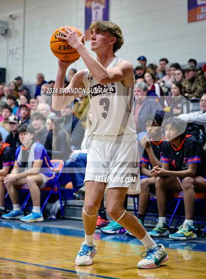 Thumbnail 2 in Chilton County vs Thorsby (Chilton County Tournament) photogallery.