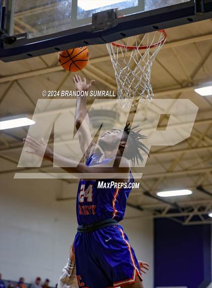 Thumbnail 3 in Chilton County vs Thorsby (Chilton County Tournament) photogallery.