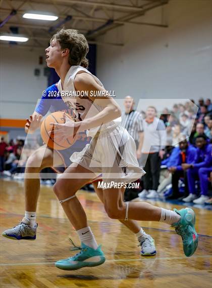 Thumbnail 3 in Chilton County vs Thorsby (Chilton County Tournament) photogallery.