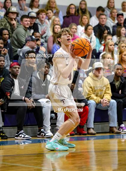 Thumbnail 3 in Chilton County vs Thorsby (Chilton County Tournament) photogallery.