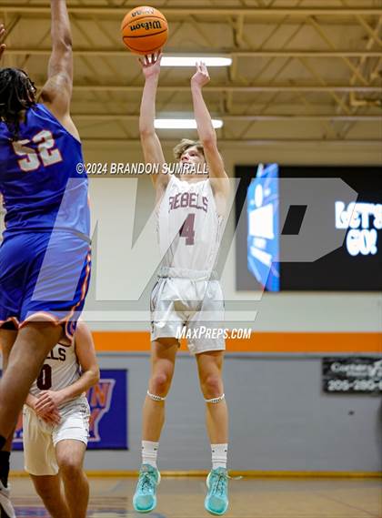 Thumbnail 3 in Chilton County vs Thorsby (Chilton County Tournament) photogallery.