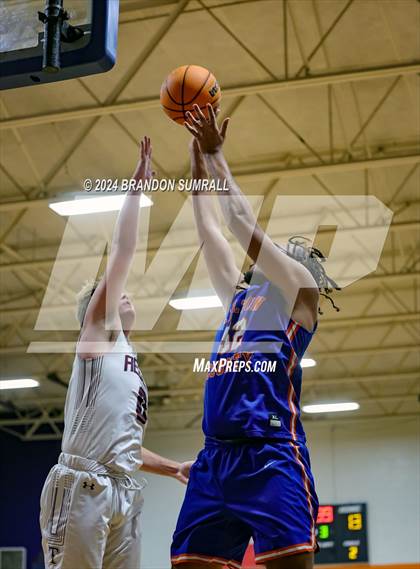 Thumbnail 3 in Chilton County vs Thorsby (Chilton County Tournament) photogallery.