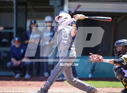 Thumbnail 2 in Syracuse vs. Kearns (UHSAA 6A Regionals Game 2) photogallery.