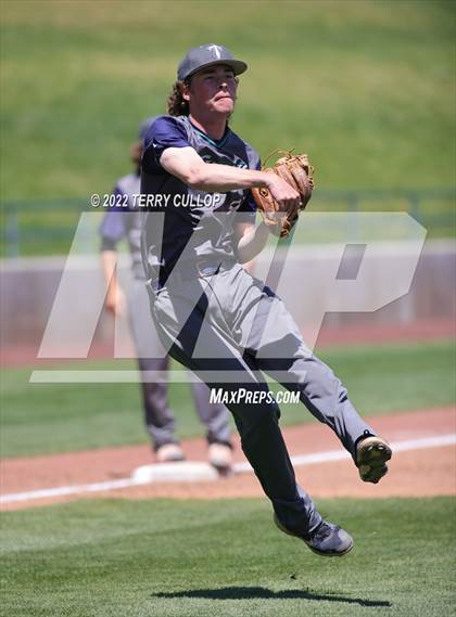 Thumbnail 2 in Syracuse vs. Kearns (UHSAA 6A Regionals Game 2) photogallery.