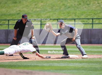 Thumbnail 3 in Syracuse vs. Kearns (UHSAA 6A Regionals Game 2) photogallery.