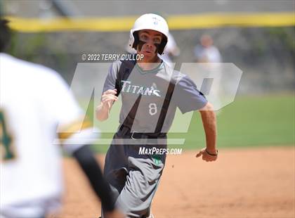 Thumbnail 3 in Syracuse vs. Kearns (UHSAA 6A Regionals Game 2) photogallery.