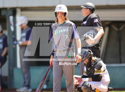 Thumbnail 3 in Syracuse vs. Kearns (UHSAA 6A Regionals Game 2) photogallery.
