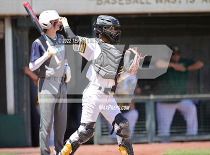 Thumbnail 3 in Syracuse vs. Kearns (UHSAA 6A Regionals Game 2) photogallery.