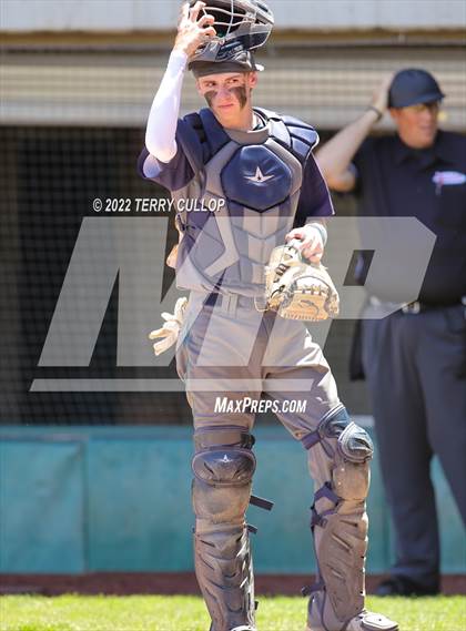Thumbnail 2 in Syracuse vs. Kearns (UHSAA 6A Regionals Game 2) photogallery.