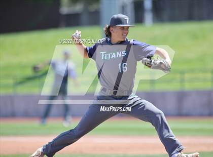 Thumbnail 3 in Syracuse vs. Kearns (UHSAA 6A Regionals Game 2) photogallery.
