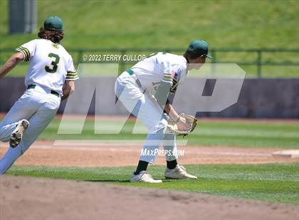 Thumbnail 2 in Syracuse vs. Kearns (UHSAA 6A Regionals Game 2) photogallery.
