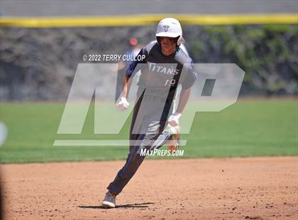 Thumbnail 2 in Syracuse vs. Kearns (UHSAA 6A Regionals Game 2) photogallery.