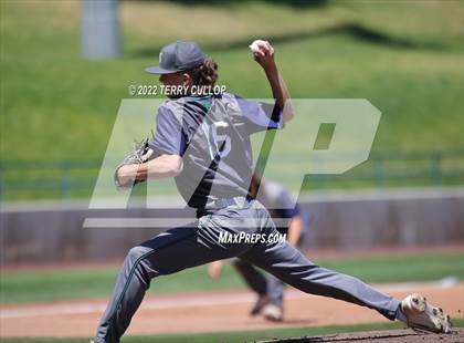 Thumbnail 2 in Syracuse vs. Kearns (UHSAA 6A Regionals Game 2) photogallery.