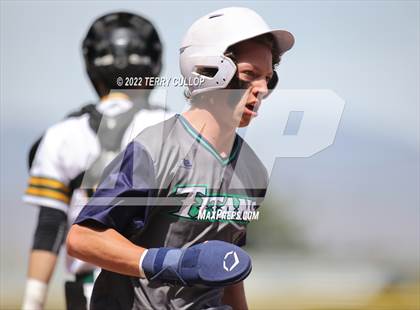 Thumbnail 3 in Syracuse vs. Kearns (UHSAA 6A Regionals Game 2) photogallery.