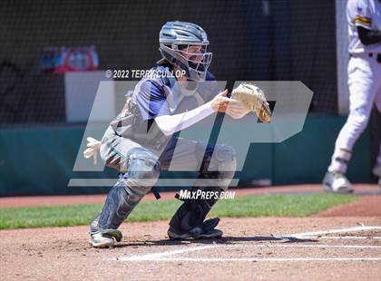 Thumbnail 3 in Syracuse vs. Kearns (UHSAA 6A Regionals Game 2) photogallery.
