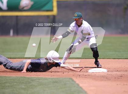 Thumbnail 2 in Syracuse vs. Kearns (UHSAA 6A Regionals Game 2) photogallery.