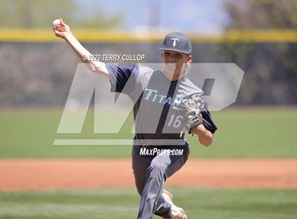 Thumbnail 2 in Syracuse vs. Kearns (UHSAA 6A Regionals Game 2) photogallery.