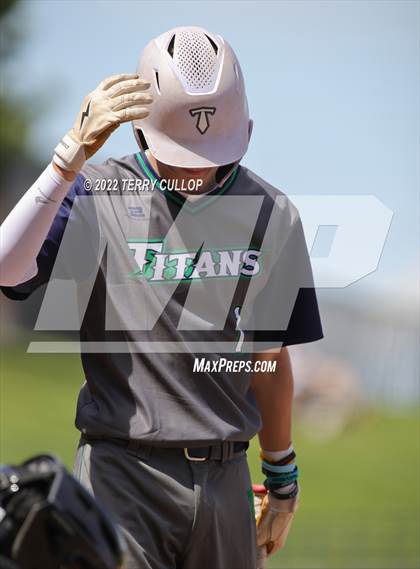 Thumbnail 3 in Syracuse vs. Kearns (UHSAA 6A Regionals Game 2) photogallery.