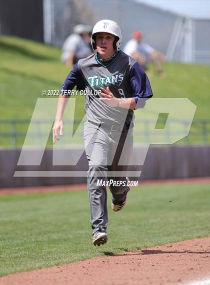 Thumbnail 1 in Syracuse vs. Kearns (UHSAA 6A Regionals Game 2) photogallery.