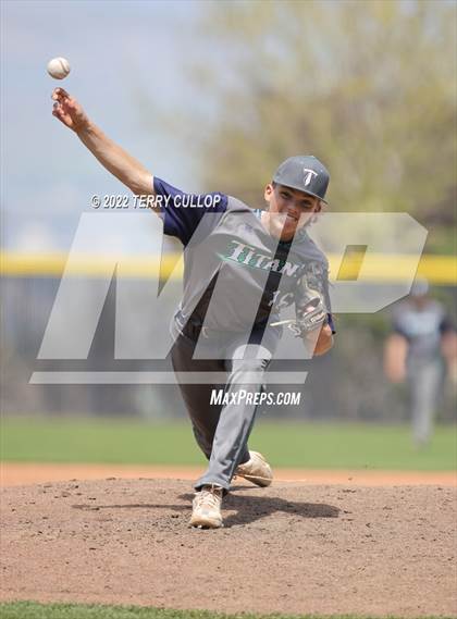 Thumbnail 3 in Syracuse vs. Kearns (UHSAA 6A Regionals Game 2) photogallery.