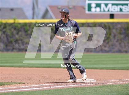 Thumbnail 3 in Syracuse vs. Kearns (UHSAA 6A Regionals Game 2) photogallery.