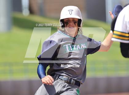 Thumbnail 1 in Syracuse vs. Kearns (UHSAA 6A Regionals Game 2) photogallery.
