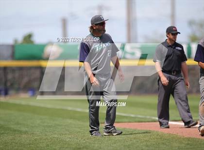 Thumbnail 3 in Syracuse vs. Kearns (UHSAA 6A Regionals Game 2) photogallery.