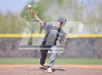 Thumbnail 3 in Syracuse vs. Kearns (UHSAA 6A Regionals Game 2) photogallery.