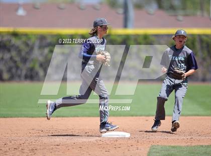 Thumbnail 2 in Syracuse vs. Kearns (UHSAA 6A Regionals Game 2) photogallery.