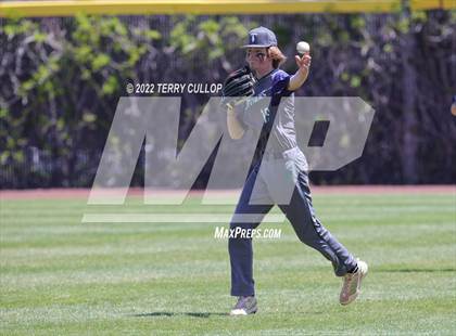 Thumbnail 2 in Syracuse vs. Kearns (UHSAA 6A Regionals Game 2) photogallery.