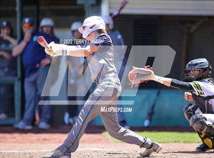 Thumbnail 2 in Syracuse vs. Kearns (UHSAA 6A Regionals Game 2) photogallery.