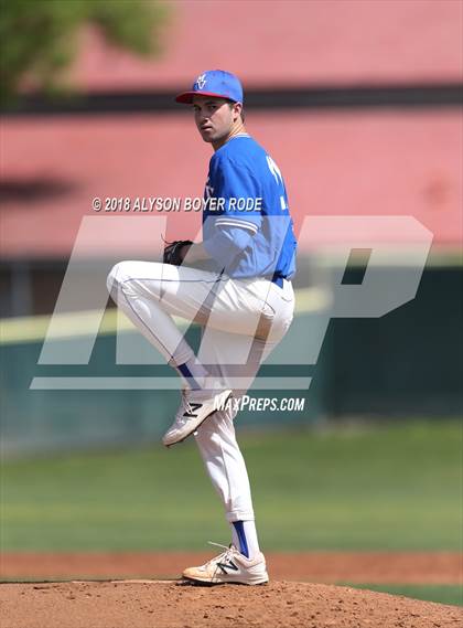 Thumbnail 2 in Mountain View vs. Basic (The Boras Classic) photogallery.