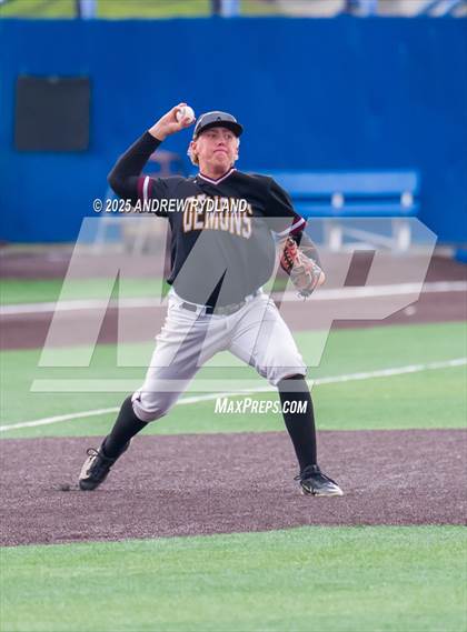 Thumbnail 3 in Windsor vs. Golden (CHSAA 4A Semifinals) photogallery.