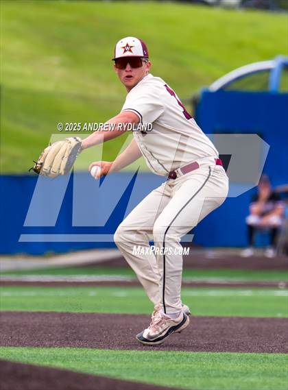 Thumbnail 3 in Windsor vs. Golden (CHSAA 4A Semifinals) photogallery.