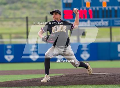 Thumbnail 3 in Windsor vs. Golden (CHSAA 4A Semifinals) photogallery.