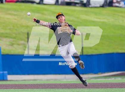 Thumbnail 3 in Windsor vs. Golden (CHSAA 4A Semifinals) photogallery.