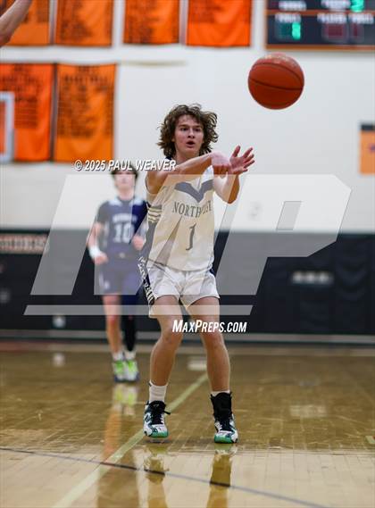 Thumbnail 3 in Muncy vs. Northwest Area (PIAA District 4 Class 2A Final) photogallery.