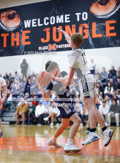 Thumbnail 1 in Muncy vs. Northwest Area (PIAA District 4 Class 2A Final) photogallery.
