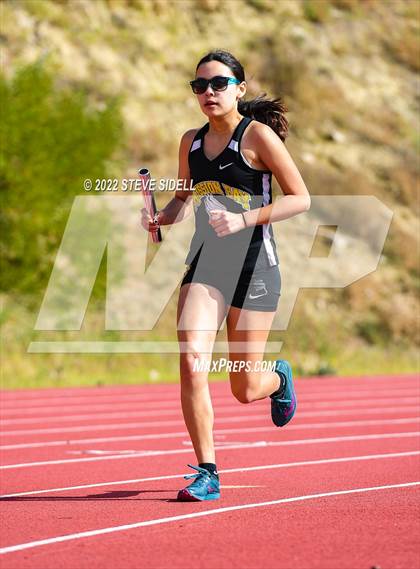 Thumbnail 2 in 6th Annual Meb Keflezighi Invitational photogallery.