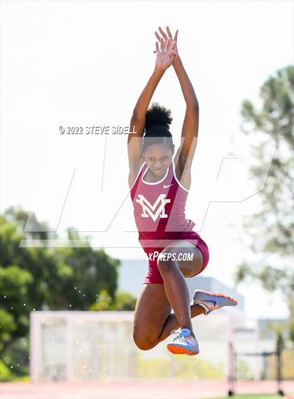Thumbnail 2 in 6th Annual Meb Keflezighi Invitational photogallery.