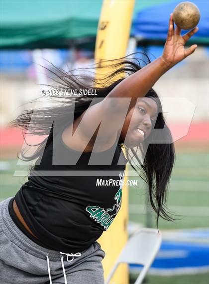 Thumbnail 2 in 6th Annual Meb Keflezighi Invitational photogallery.