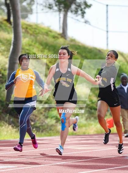 Thumbnail 2 in 6th Annual Meb Keflezighi Invitational photogallery.
