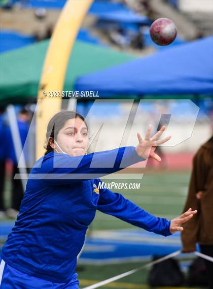 Thumbnail 3 in 6th Annual Meb Keflezighi Invitational photogallery.