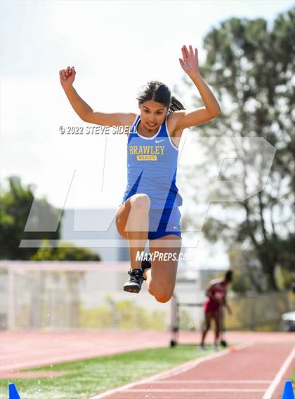 Thumbnail 3 in 6th Annual Meb Keflezighi Invitational photogallery.