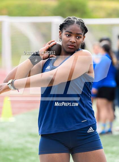 Thumbnail 3 in 6th Annual Meb Keflezighi Invitational photogallery.