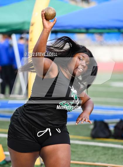 Thumbnail 1 in 6th Annual Meb Keflezighi Invitational photogallery.