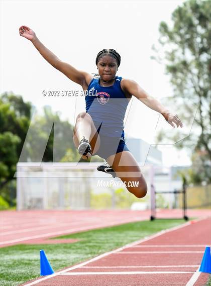 Thumbnail 3 in 6th Annual Meb Keflezighi Invitational photogallery.