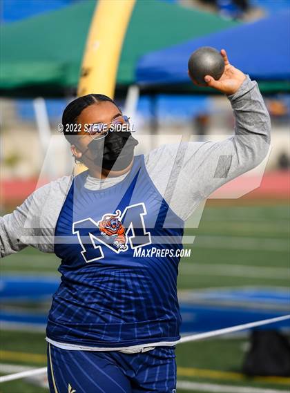 Thumbnail 2 in 6th Annual Meb Keflezighi Invitational photogallery.