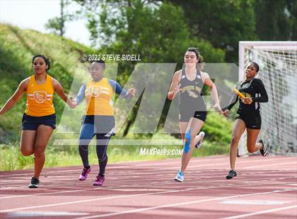 Thumbnail 1 in 6th Annual Meb Keflezighi Invitational photogallery.